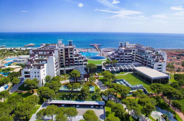 SELECTUM LUXURY RESORT